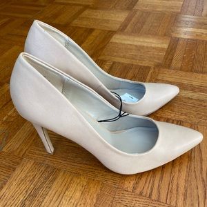 Nude Express Heels Brand New w Tags